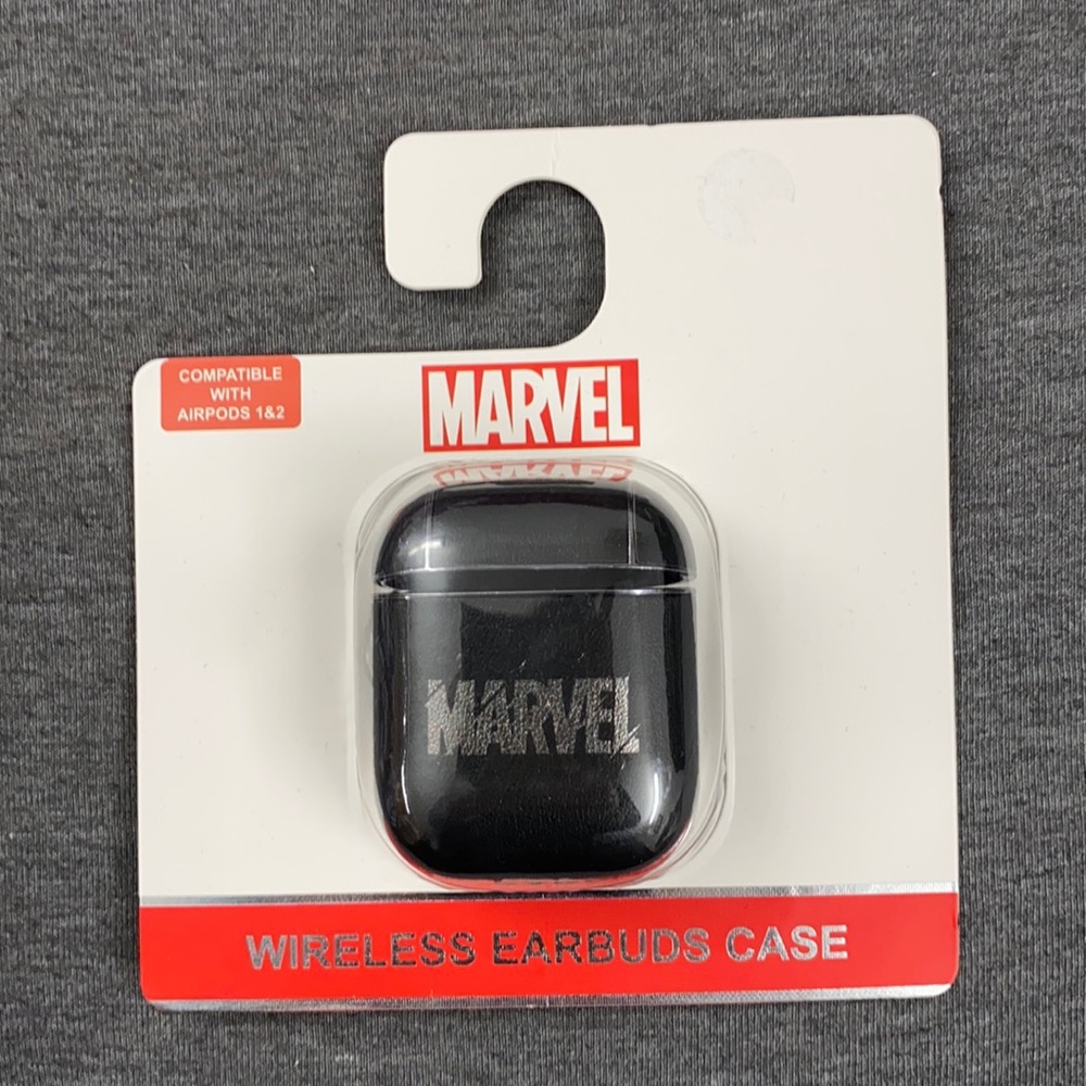NWT Marvel AirPods case 1st and 2nd generation